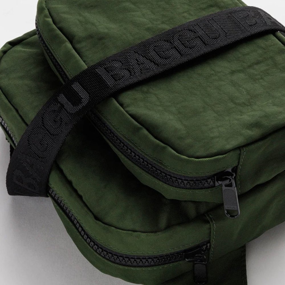 NWT BAGGU Fanny Pack, Bay Laurel - Picture 6 of 7